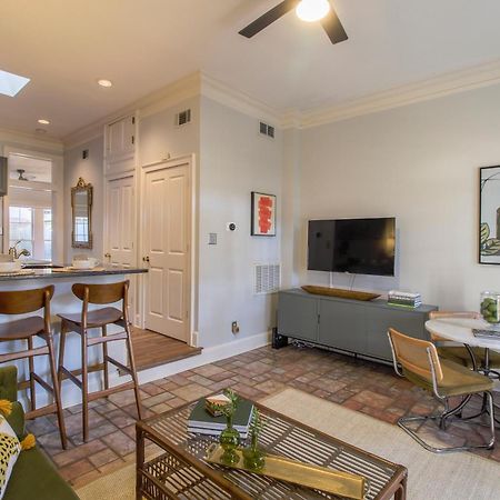 Private Patio Retreat In Charming Downtown Apartment Savannah Exterior foto