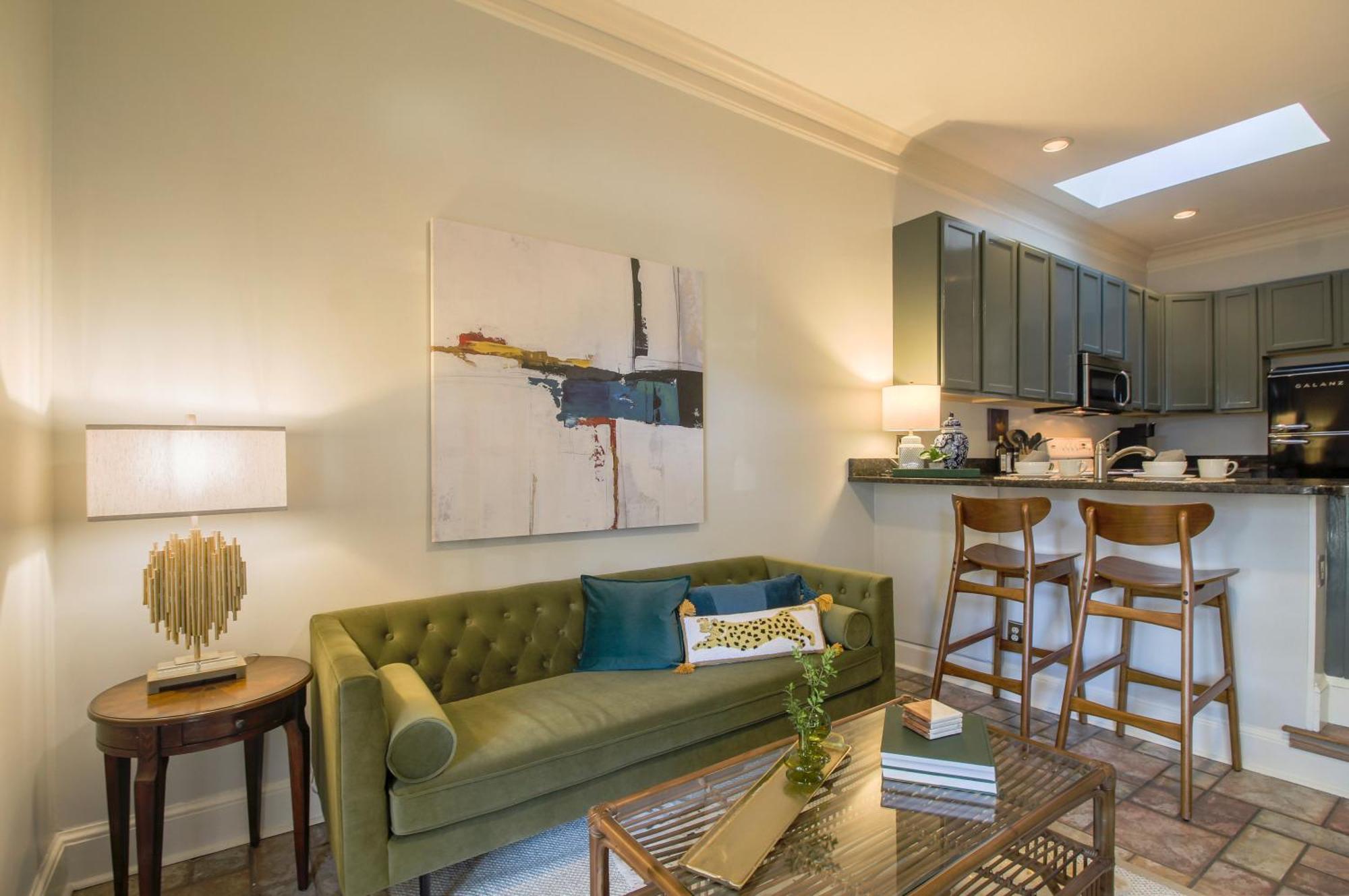 Private Patio Retreat In Charming Downtown Apartment Savannah Exterior foto