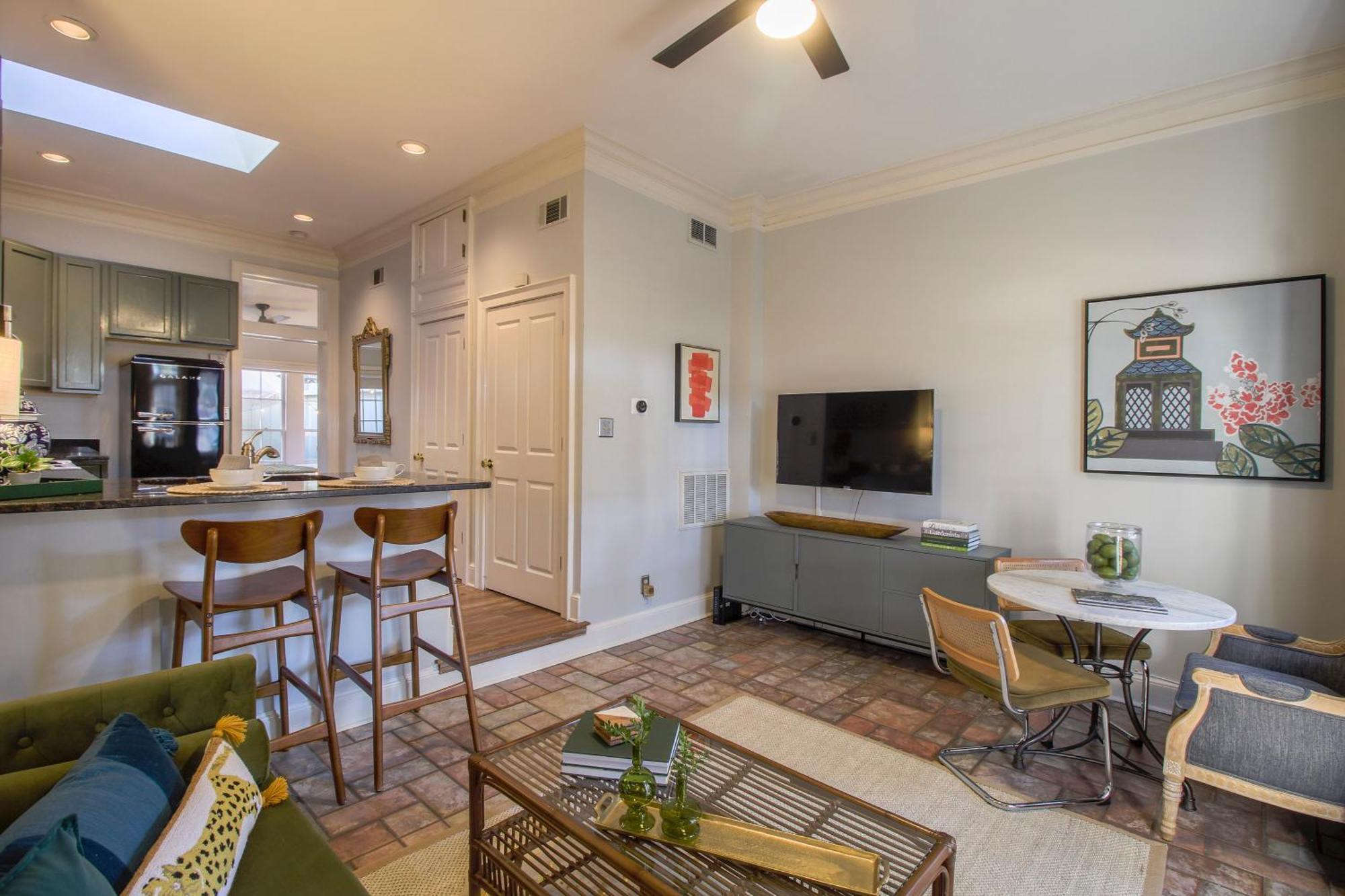 Private Patio Retreat In Charming Downtown Apartment Savannah Exterior foto